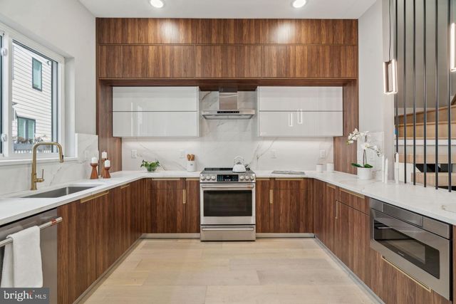1440 S FRONT ST, Philadelphia, PA 19147