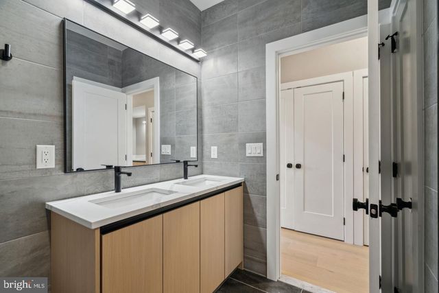 1440 S FRONT ST, Philadelphia, PA 19147