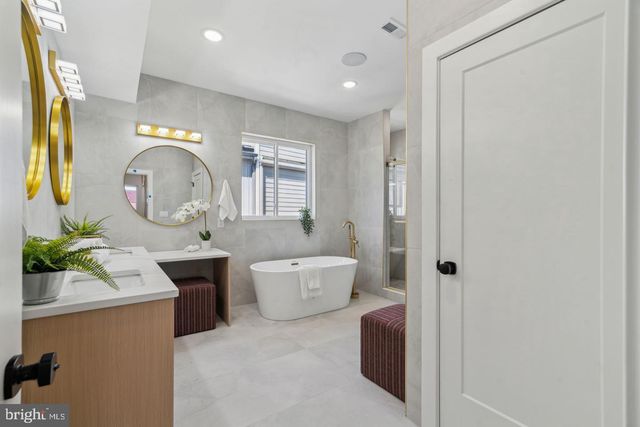 1440 S FRONT ST, Philadelphia, PA 19147