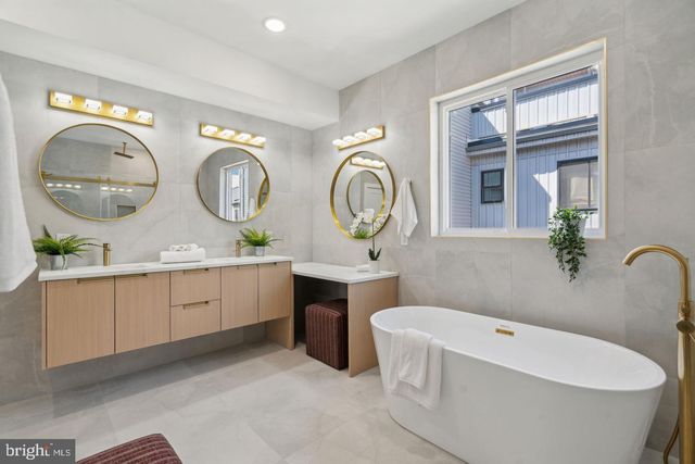 1440 S FRONT ST, Philadelphia, PA 19147