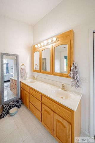 24 W 100 N, Blackfoot, ID 83221