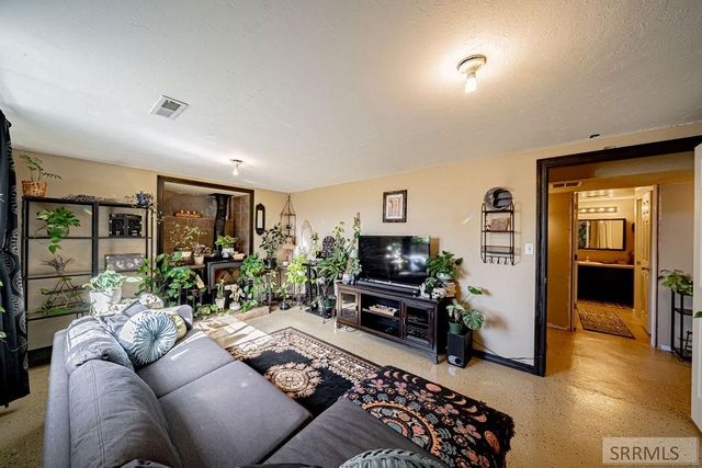 24 W 100 N, Blackfoot, ID 83221