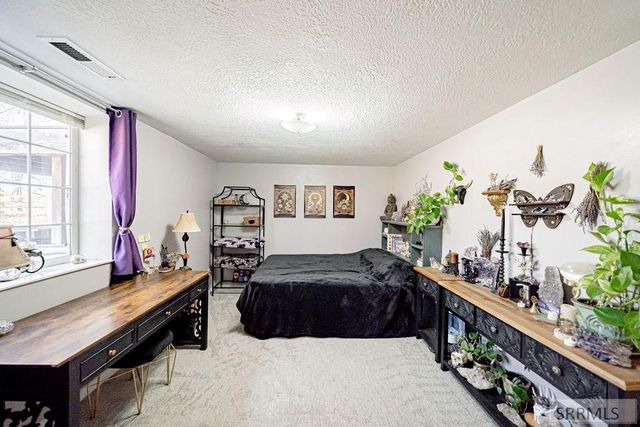 24 W 100 N, Blackfoot, ID 83221