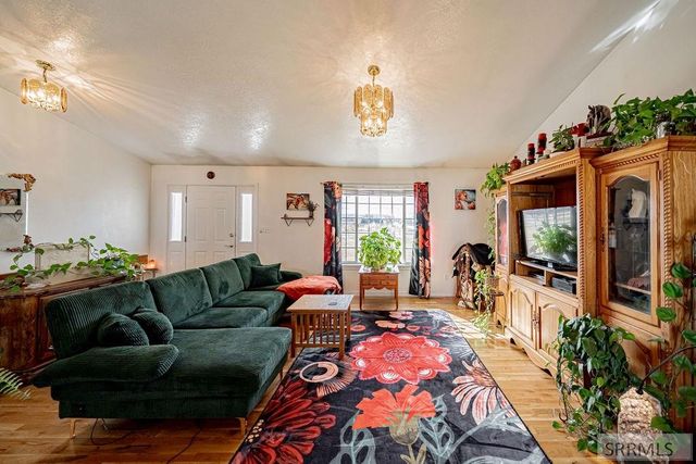 24 W 100 N, Blackfoot, ID 83221