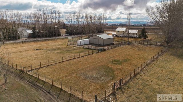 24 W 100 N, Blackfoot, ID 83221