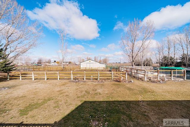 24 W 100 N, Blackfoot, ID 83221