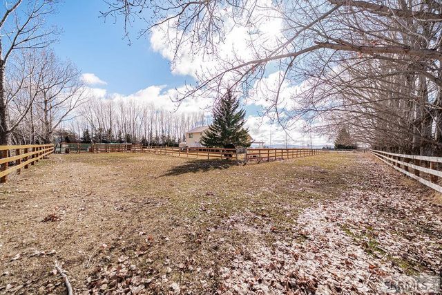 24 W 100 N, Blackfoot, ID 83221