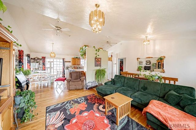 24 W 100 N, Blackfoot, ID 83221