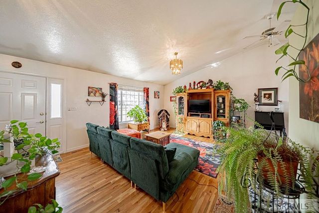 24 W 100 N, Blackfoot, ID 83221