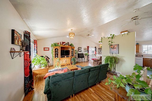 24 W 100 N, Blackfoot, ID 83221