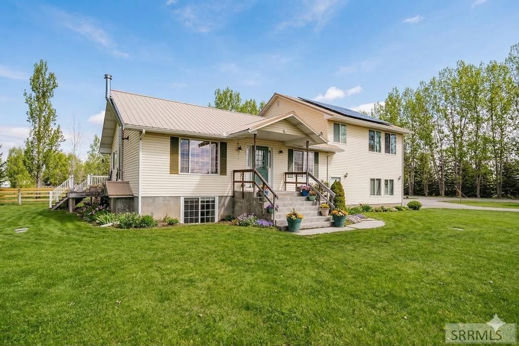 24 W 100 N, Blackfoot, ID 83221