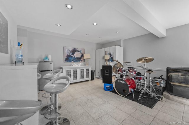 16 Birch Drive, Mahopac, NY 10541
