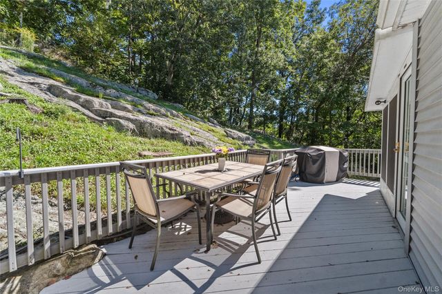 16 Birch Drive, Mahopac, NY 10541