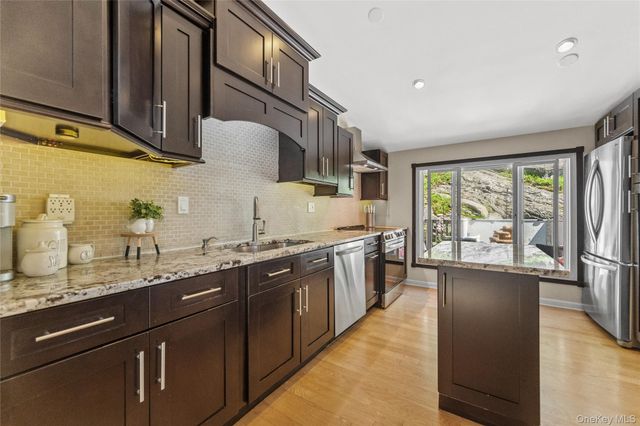 16 Birch Drive, Mahopac, NY 10541