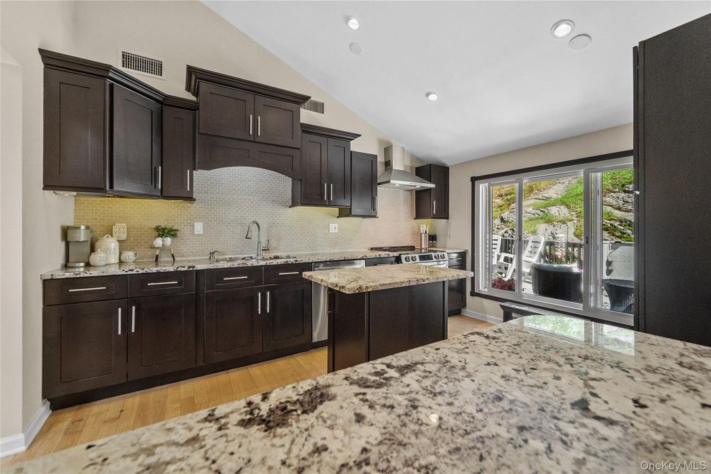 16 Birch Drive, Mahopac, NY 10541 — photo 3