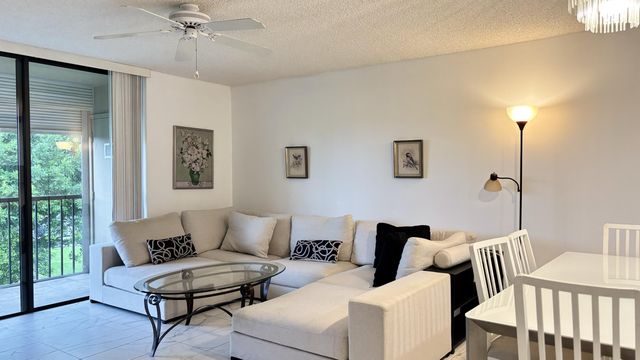 5130 Las Verdes Circle, Delray Beach, FL 33484