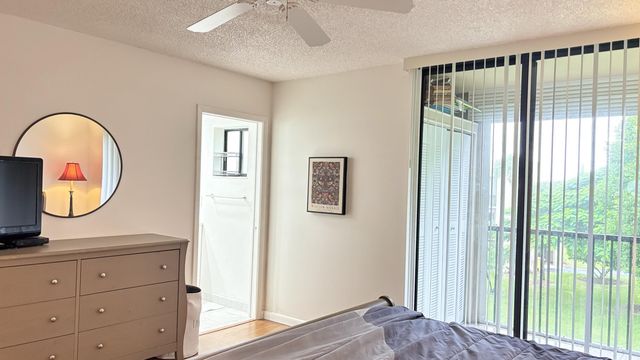 5130 Las Verdes Circle, Delray Beach, FL 33484