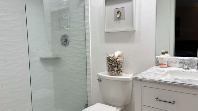 5130 Las Verdes Circle, Delray Beach, FL 33484