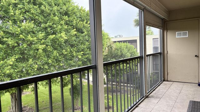 5130 Las Verdes Circle, Delray Beach, FL 33484