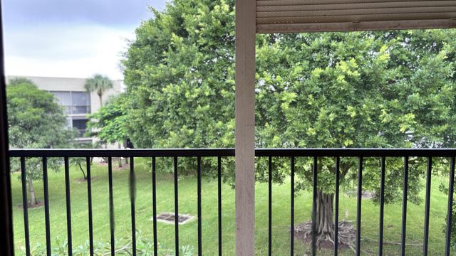 5130 Las Verdes Circle, Delray Beach, FL 33484