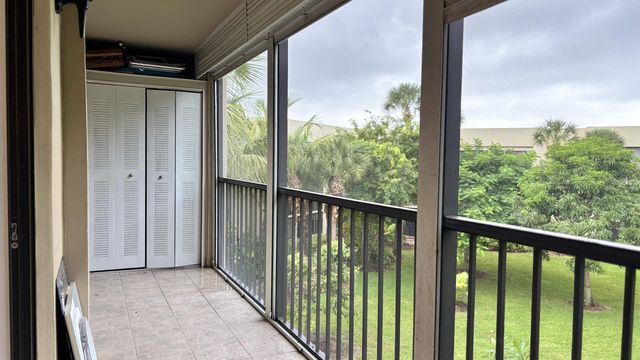 5130 Las Verdes Circle, Delray Beach, FL 33484