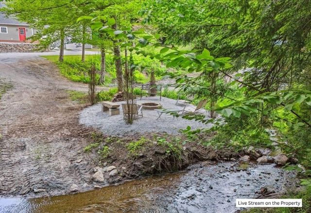 201 Mockingbird Way, Franklin, VT 05457