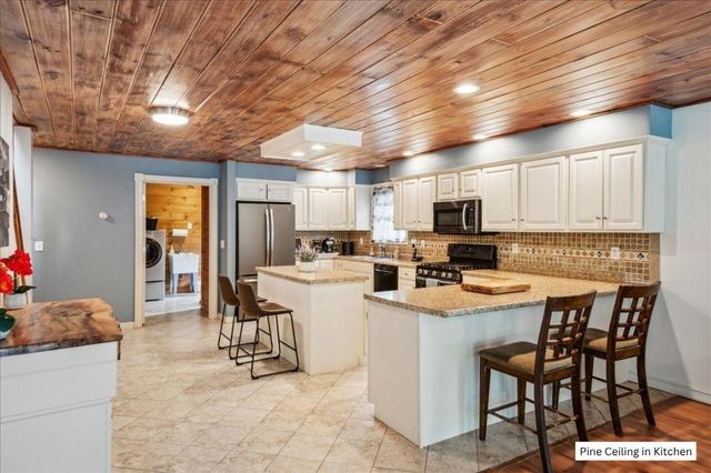 201 Mockingbird Way, Franklin, VT 05457