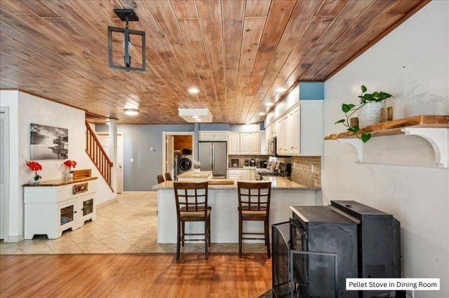 201 Mockingbird Way, Franklin, VT 05457