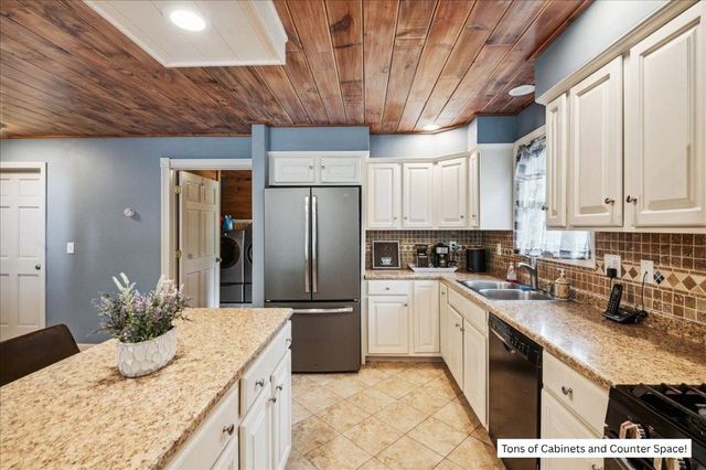 201 Mockingbird Way, Franklin, VT 05457