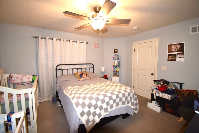 1915 Dunraven Road, Bloomington, IL 61704