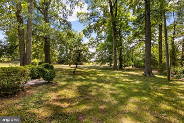 1517 KINGS HWY, King George, VA 22485
