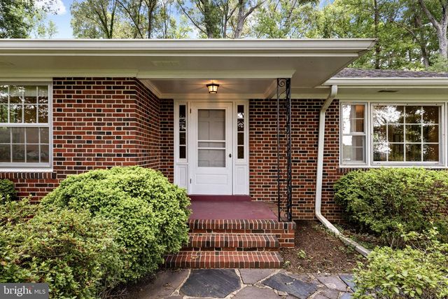 1517 KINGS HWY, King George, VA 22485