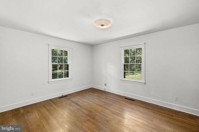 1517 KINGS HWY, King George, VA 22485
