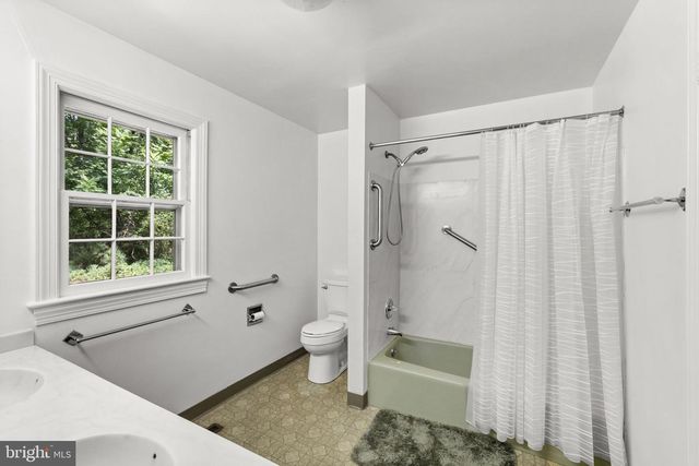 1517 KINGS HWY, King George, VA 22485