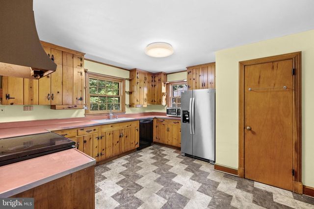 1517 KINGS HWY, King George, VA 22485