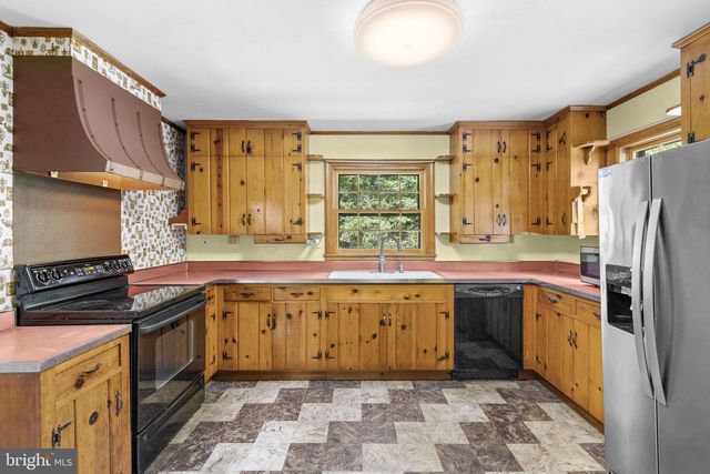 1517 KINGS HWY, King George, VA 22485