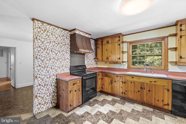 1517 KINGS HWY, King George, VA 22485