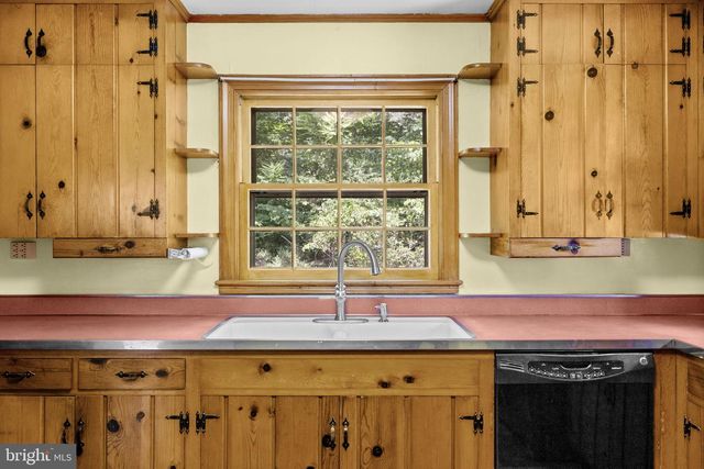 1517 KINGS HWY, King George, VA 22485