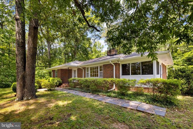 1517 KINGS HWY, King George, VA 22485