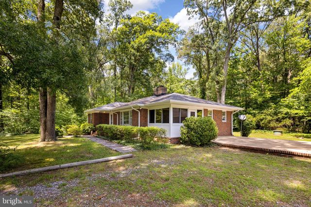 1517 KINGS HWY, King George, VA 22485