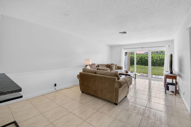 13984 Vía Flora B, Delray Beach, FL 33484