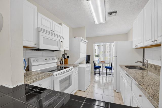 13984 Vía Flora B, Delray Beach, FL 33484