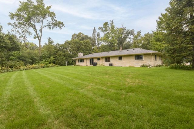 7420 N Longview AVENUE, Glendale, WI 53209