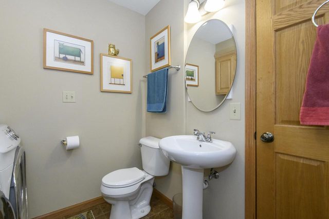 7420 N Longview AVENUE, Glendale, WI 53209