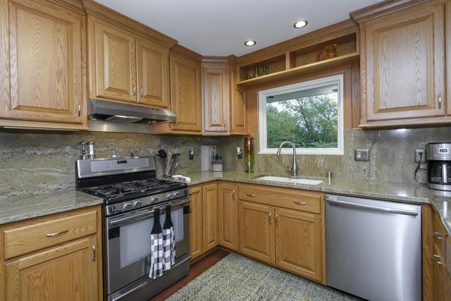 7420 N Longview AVENUE, Glendale, WI 53209