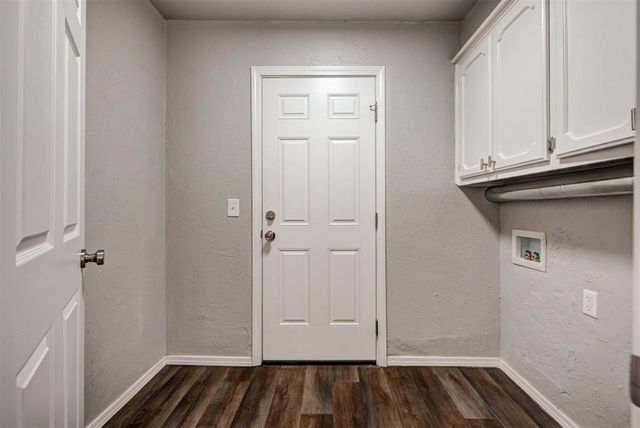 913 NE 4th Street, Moore, OK 73160