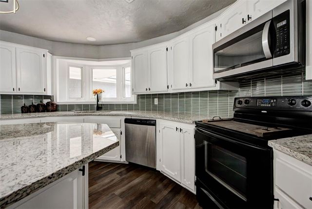 913 NE 4th Street, Moore, OK 73160