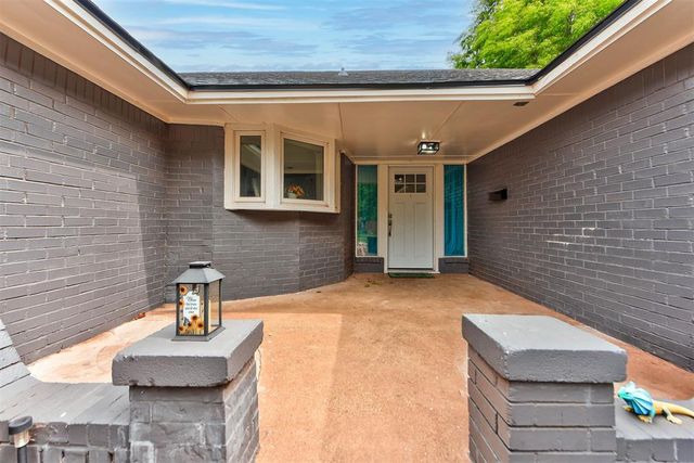913 NE 4th Street, Moore, OK 73160