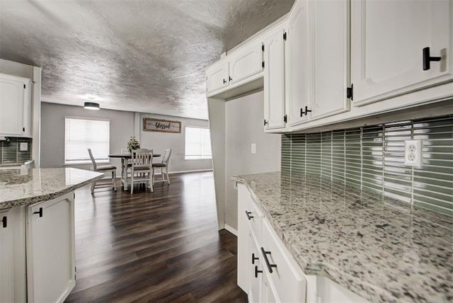 913 NE 4th Street, Moore, OK 73160