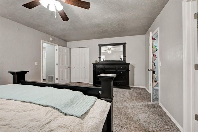 913 NE 4th Street, Moore, OK 73160